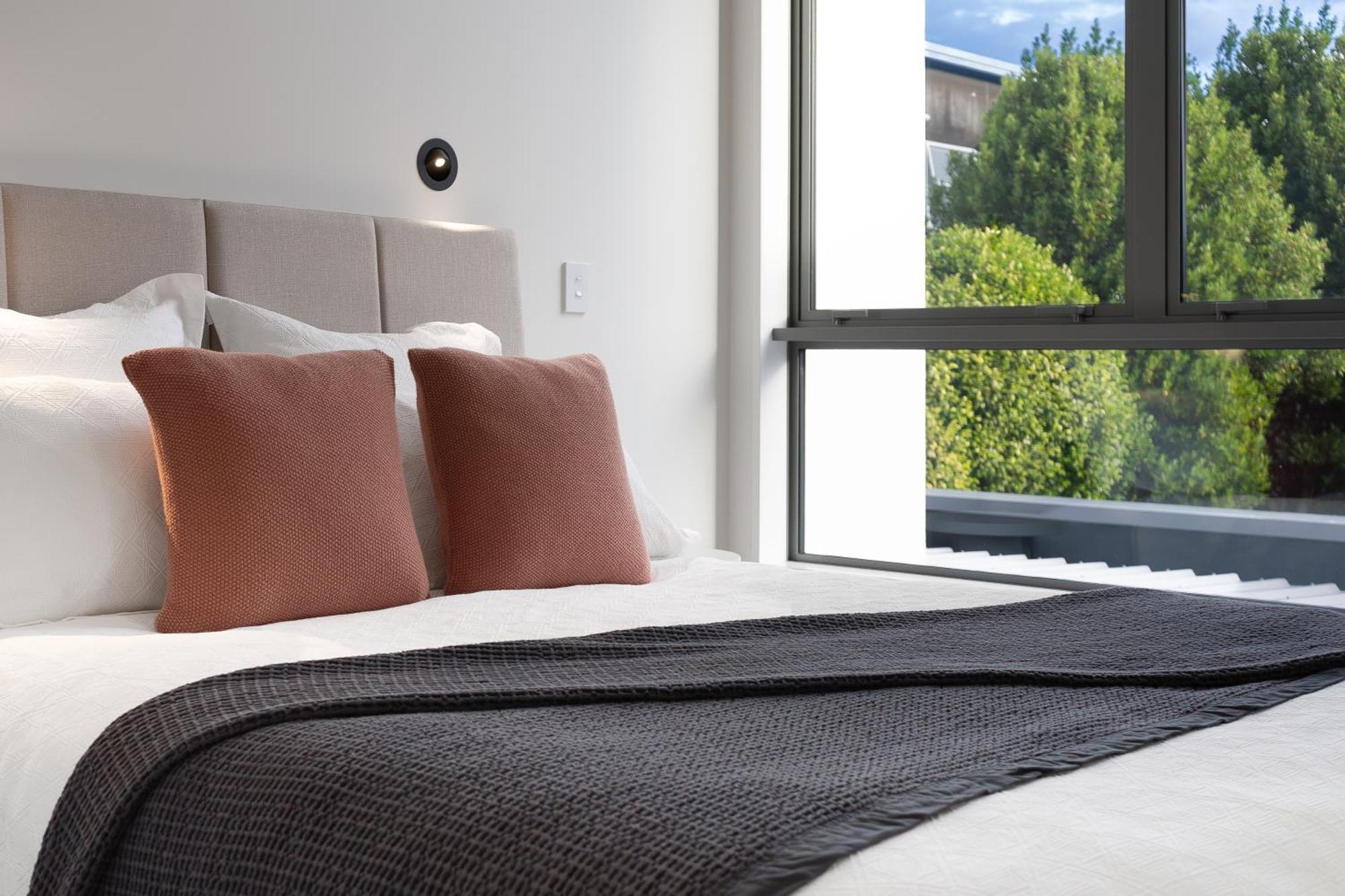 Urban Nest - Entire Townhouse And Free Parking Villa Christchurch Exterior photo